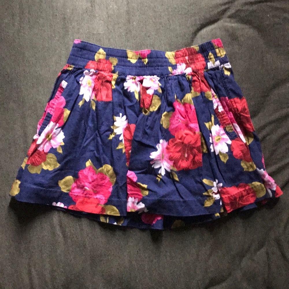 Hollister mini skirt
